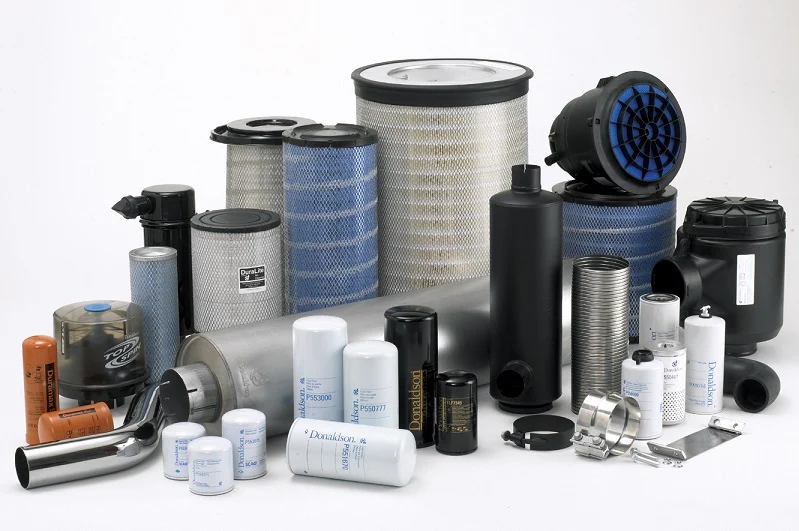 Kolekcija raznih Donaldson filtera za industrijske i komercijalne primjene.